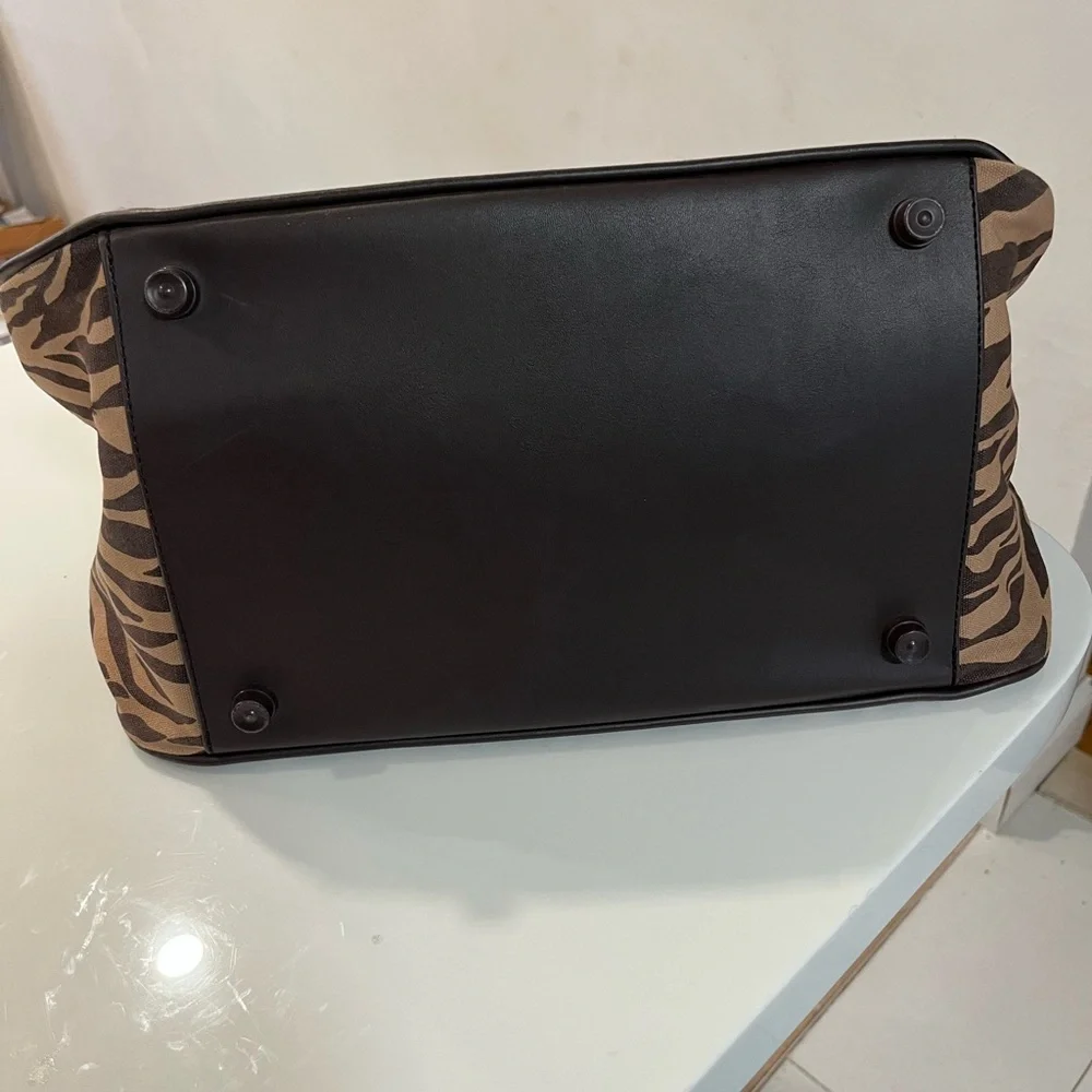 Liz Claiborne Tan and Brown Zebra Print Shoulder Bag - Picture 3 of 7